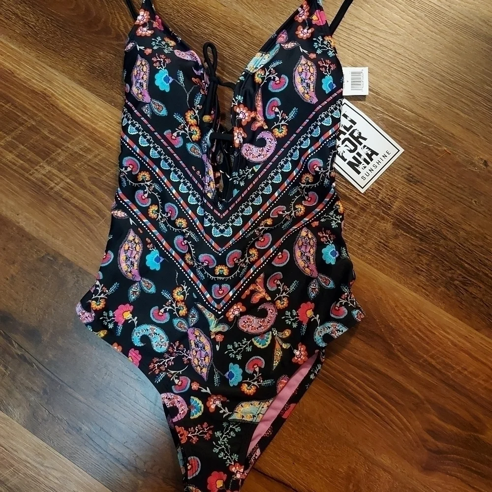 California sunshine one swim NWT paisley